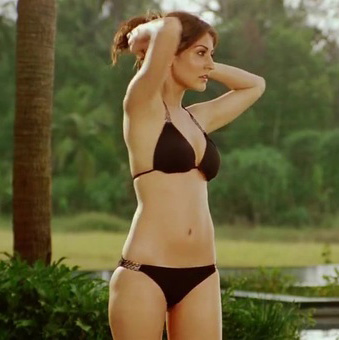 Anushka Sharma hot pics, Anushka Sharma armpits photos, Anushka Sharma navel pics, Anushka Sharma in black bikini