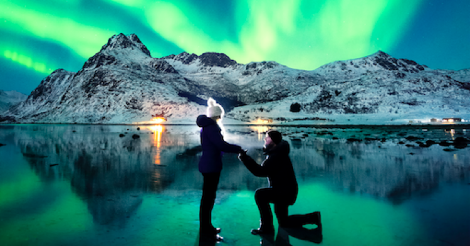 Romantic Boyfriend Proposes Under The Northern Lights... The Pictures Are Amazing!