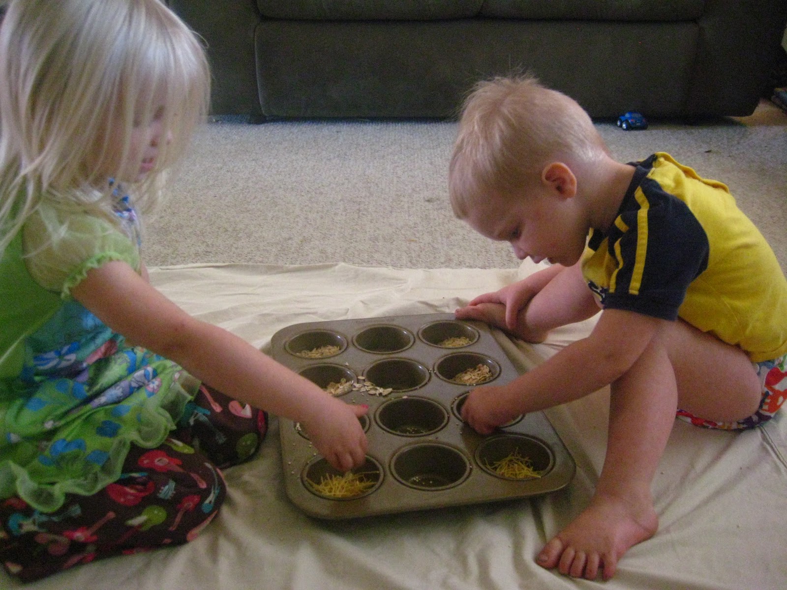 Lovely Fluffy Mama: Sensory Play: Uncooked, Cooked, and Colors