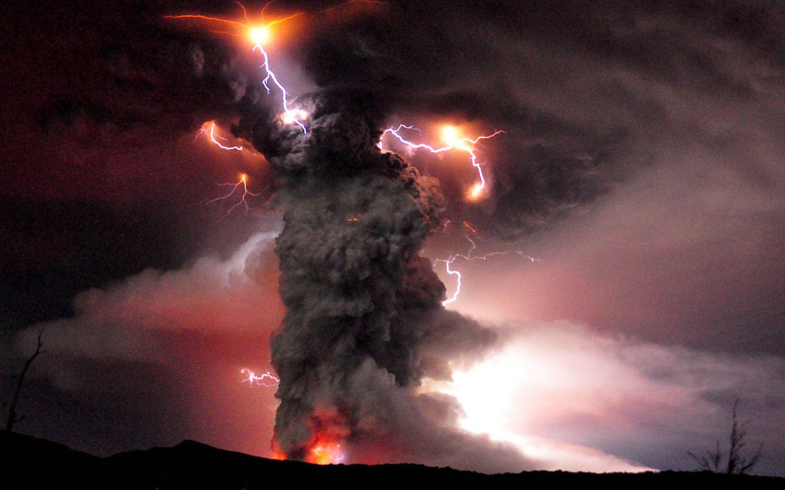 Volcanic Eruption Pictures 23