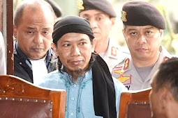 Hakim Vonis Mati Terdakwa Terorisme Aman Abdurrahman 