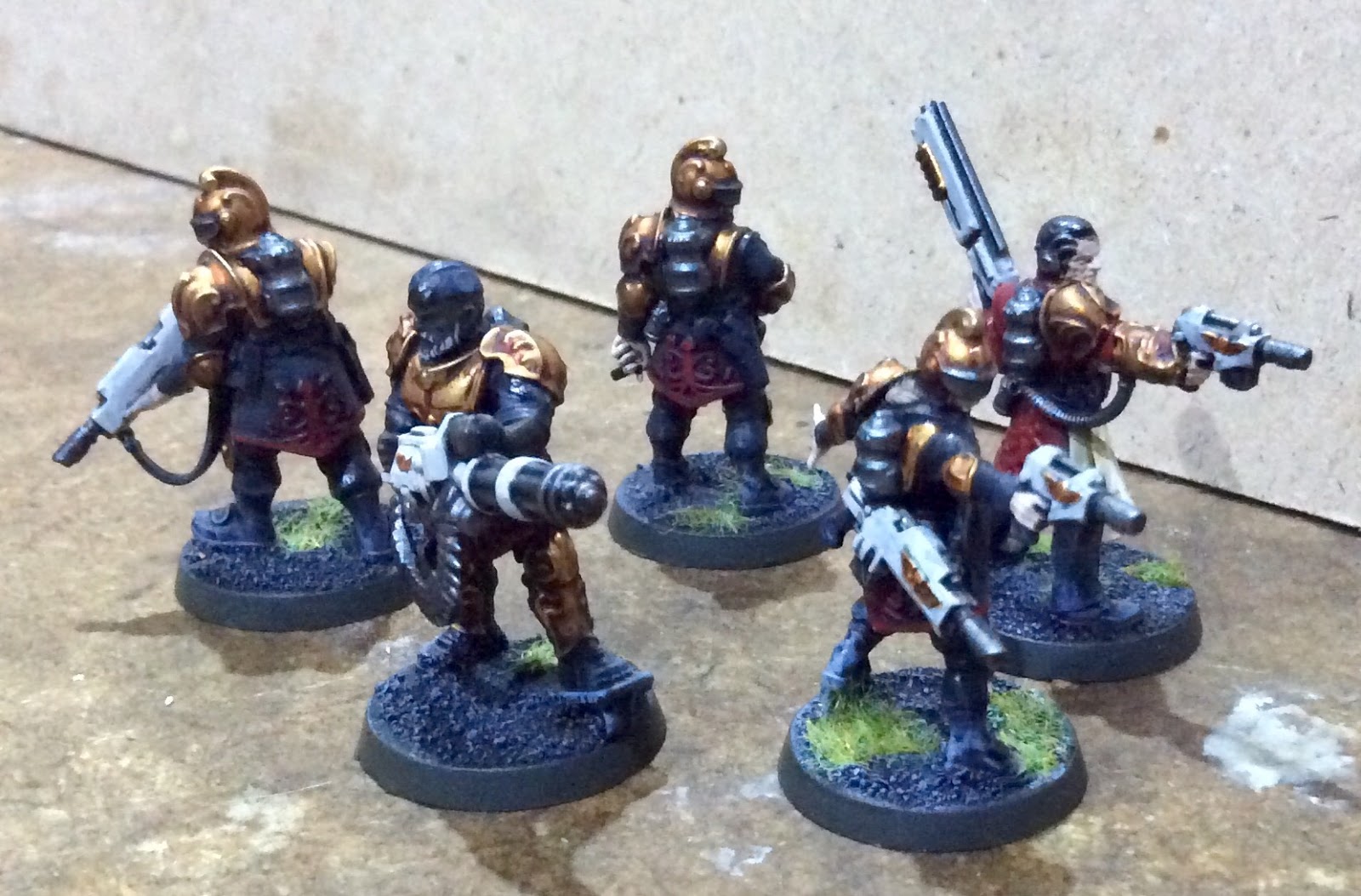 Rogue trader toy box. Kill team rogue trader литник. warhammer 40000 kill team rogue trader canyd. kill team: rogue trader terrain set. kill team veteran guardsmen warhammer 40k.