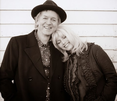 EMMYLOU HARRIS & RODNEY CROWELL - The travelling kind (2015) 3