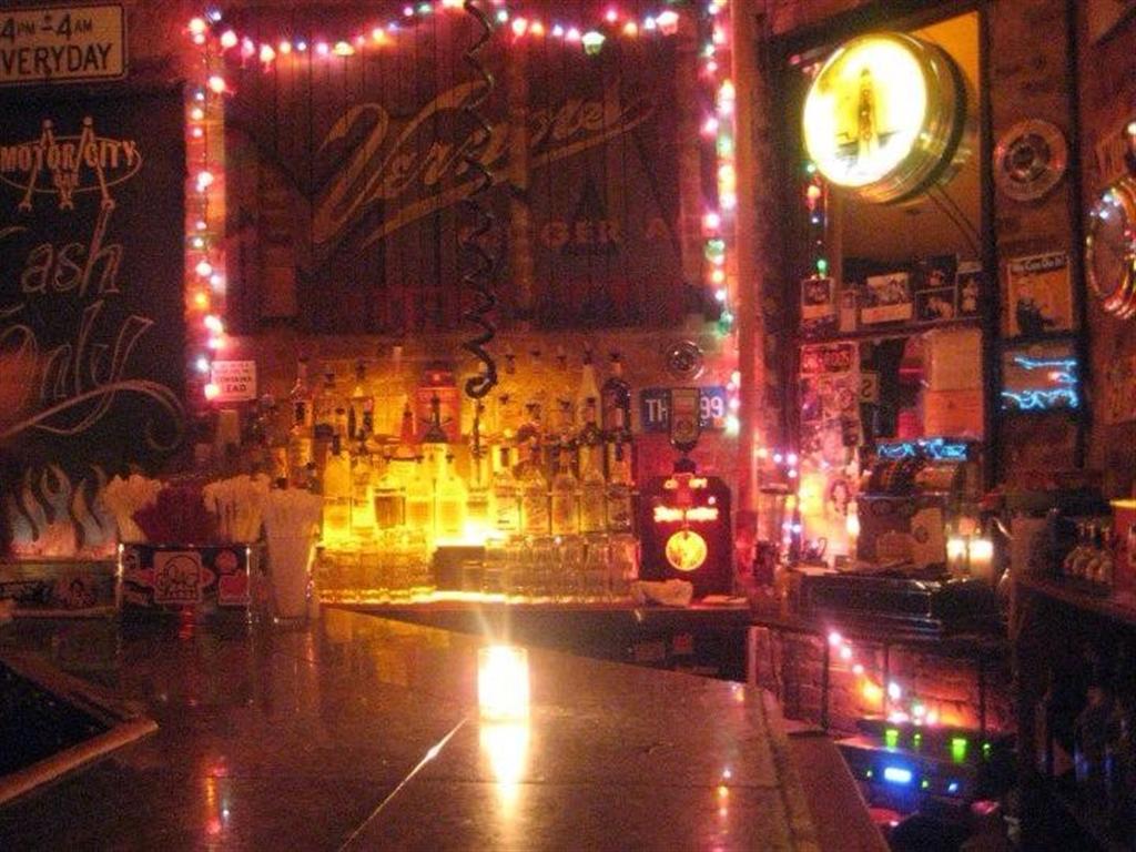 MOTORCITYBLOG FREE SWAG Motor City Bar closing its doors after 18