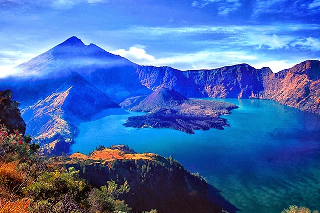 10 Danau Terdalam Di Indonesia | Mas Nashrul