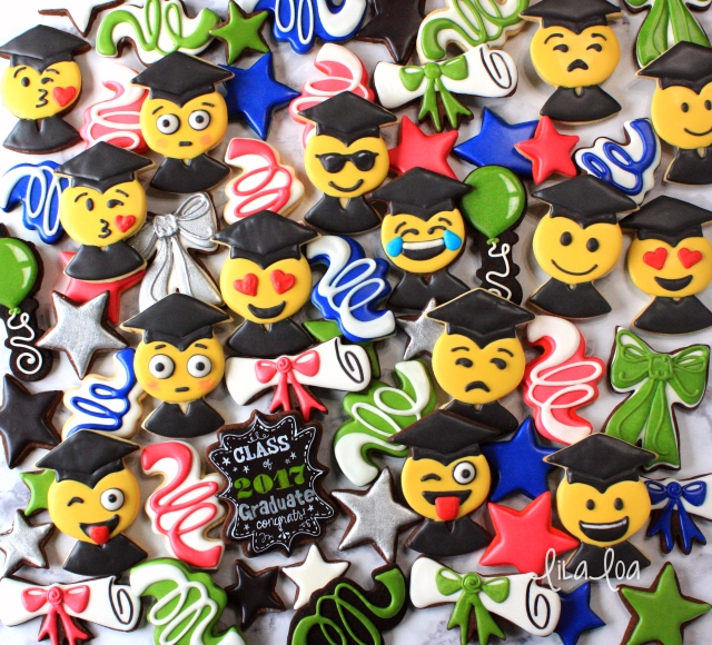 How to Make Decorated Emoji Graduation Sugar Cookies