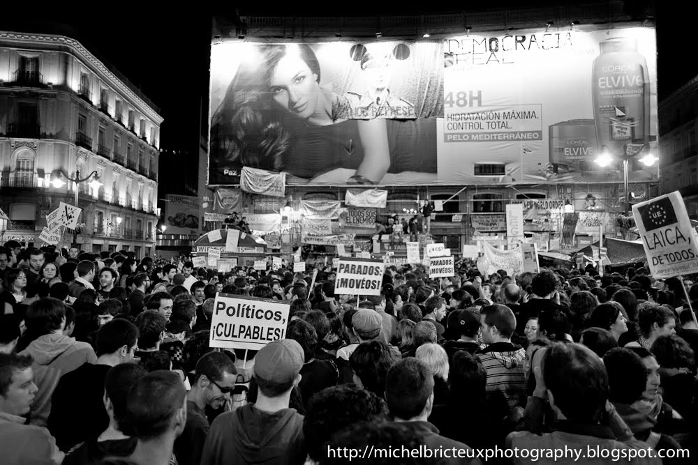 Madrid, 15-M: Thousands of Protestors peacefully occupy the Pta del Sol, a few days from elections