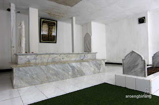 makam kyai haji abdul malik kedung paruk