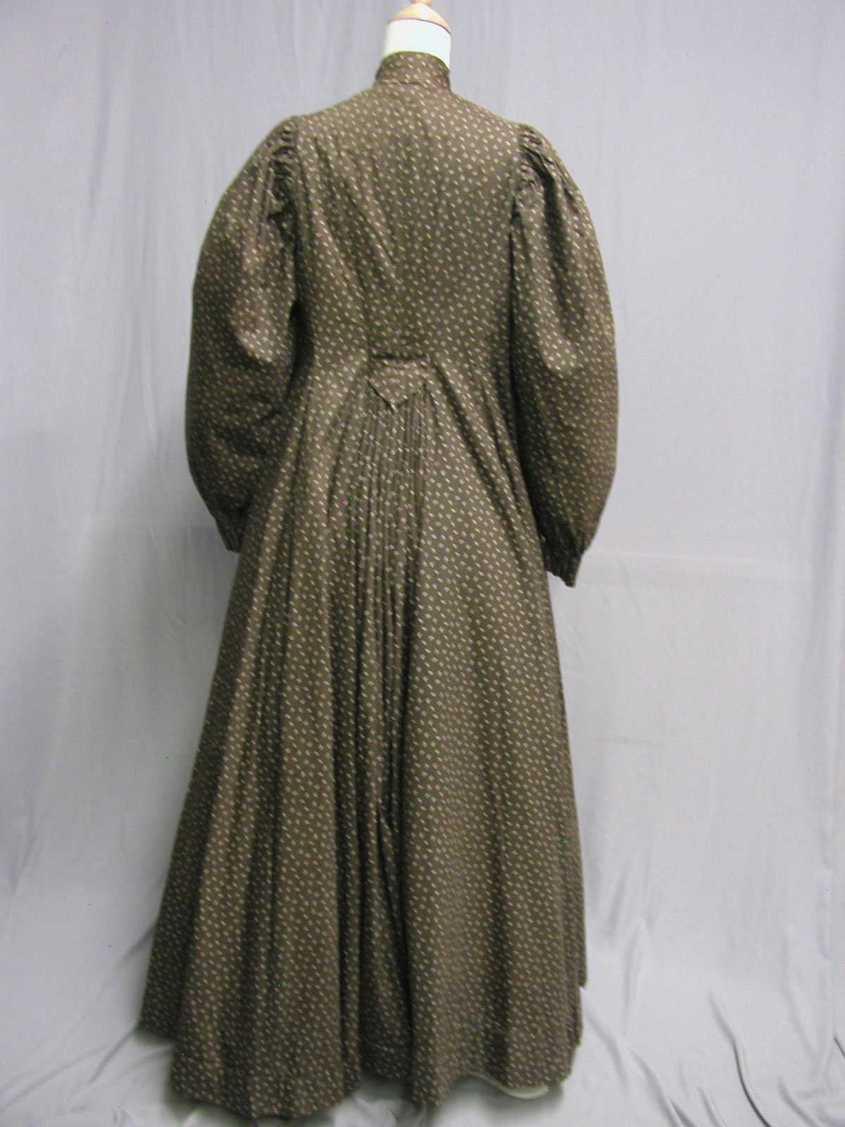 All The Pretty Dresses: 1890's Brown Wrapper Dress