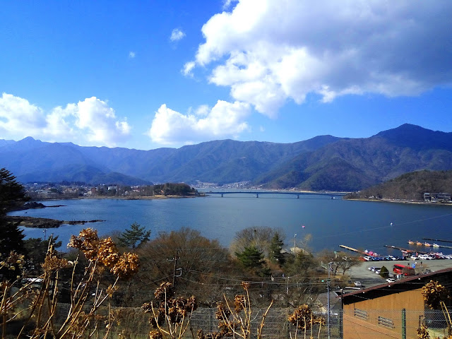 fujisan, fujiyama, kawaguchiko, backpacking, flashpacking, jepang, fujisan train, kawaguchiko station, kawaguchiko lake, tenjoyama park