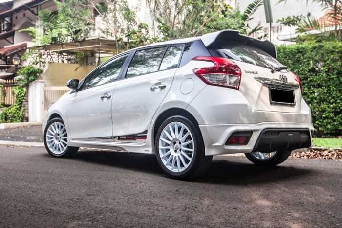 Contoh Modif Simpel Mobil Toyota Yaris Velg Racing Terbaru