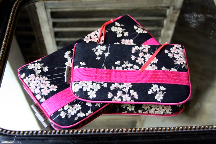 pochette geisha noir bande surpiquée fushia