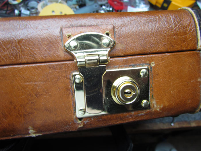 Locking 2024 guitar case