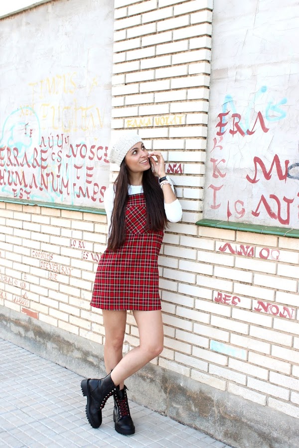 Pichi cuadros escoceses + botines militar | Belleza