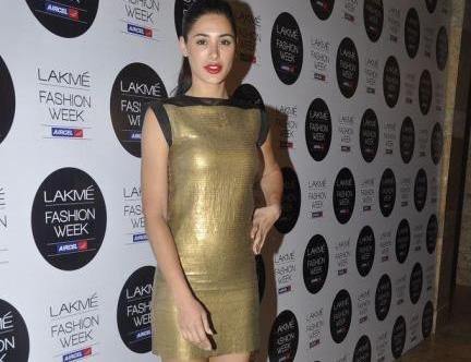 Nargis Fakhri front view golden dress1 - Nargis Fakhri in golden Dress at Lakme Fashion Week 2012