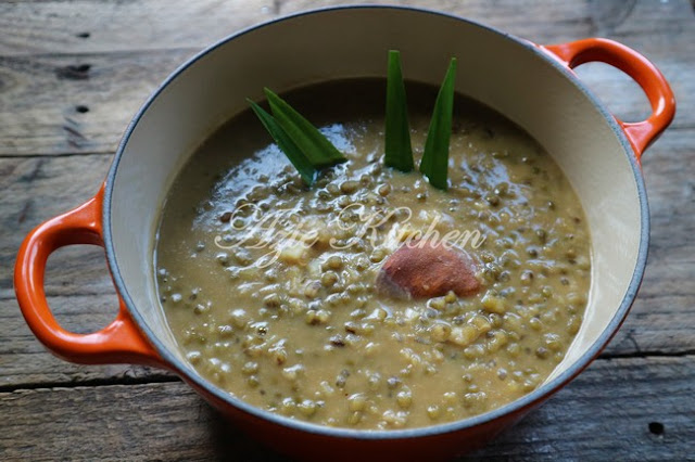 Bubur Kacang Hijau Dengan Durian