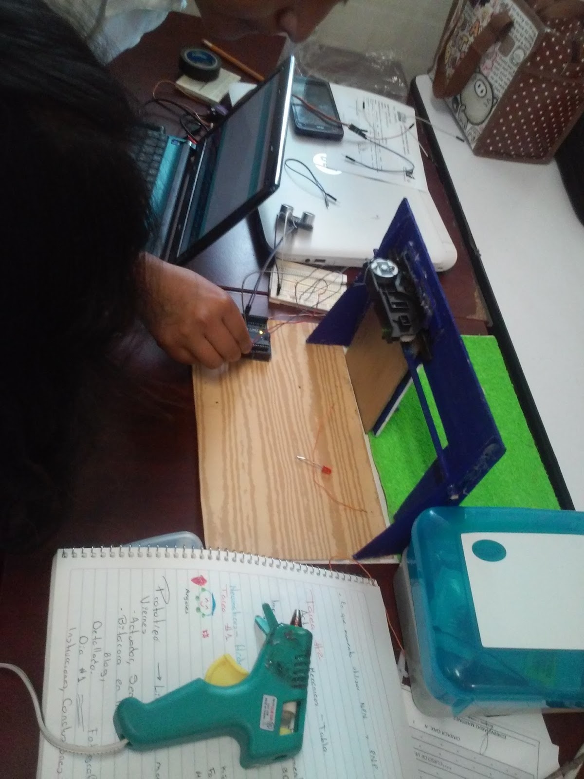 Equipo 9 Sistemas Programables G2 6° Proyecto Puerta automatica con Arduino y sensor ultrasonico Equipo 9 Sistemas Programables G2 6° Proyecto Puerta automatica con Arduino y sensor ultrasonico