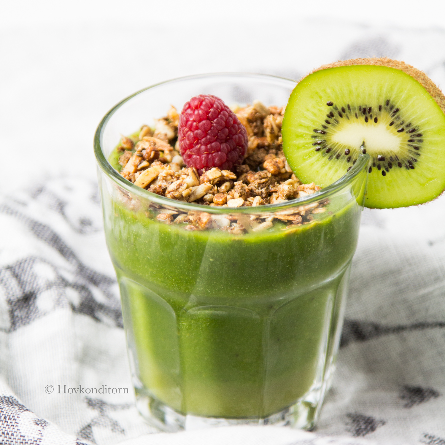 Smoothie with Kiwi and Spinach