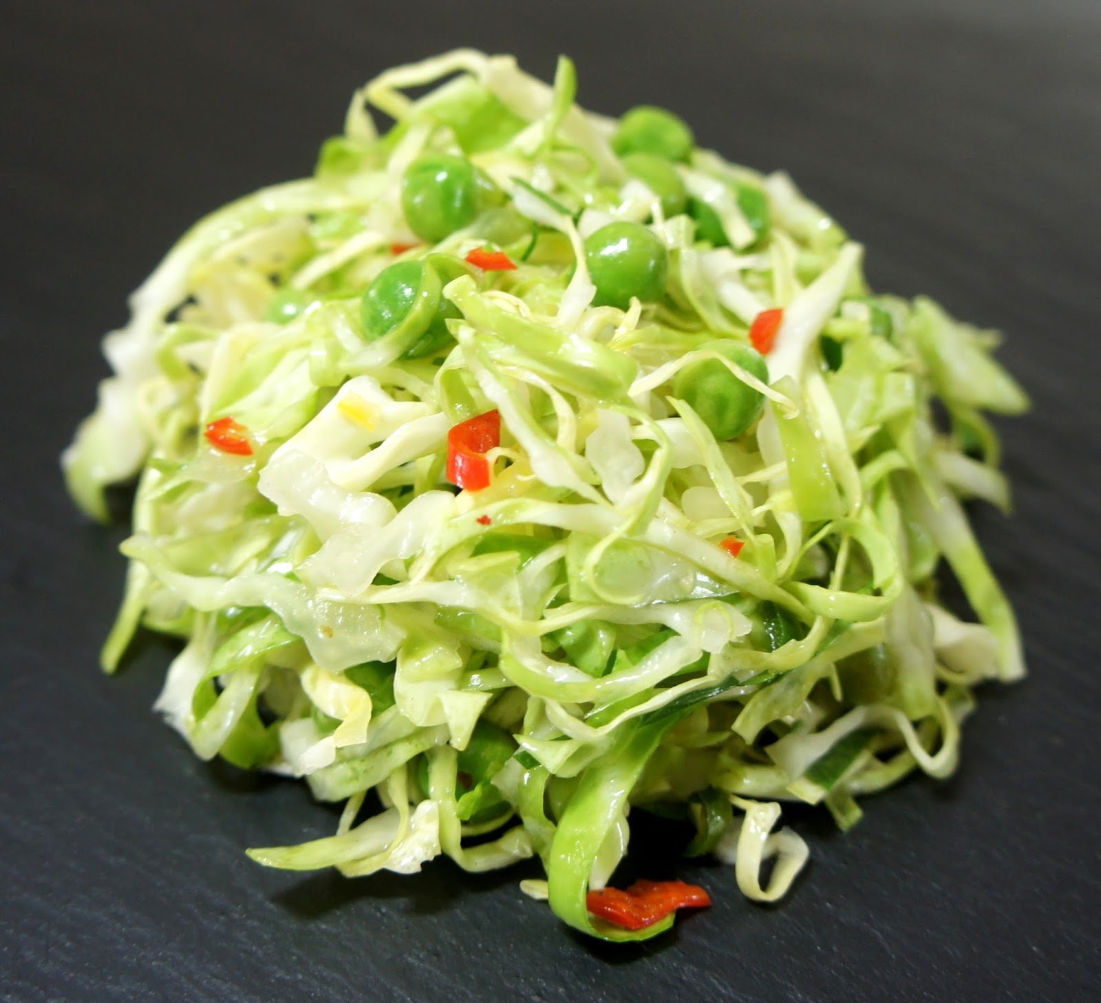 Kochglueck: Spitzkohlsalat mit Erbsen