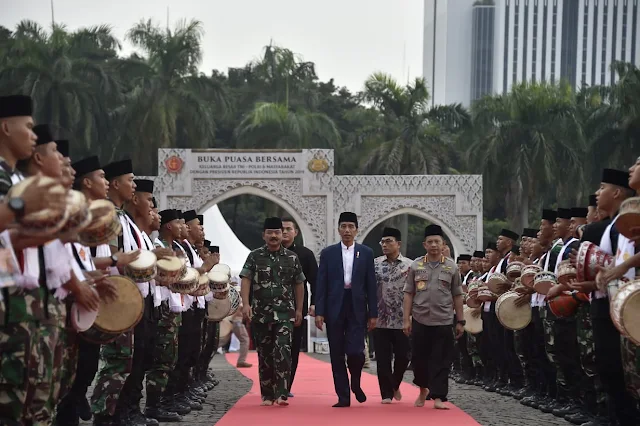 Panglima TNI Berbuka Puasa Bersama Prajurit TNI-Polri di Monas 