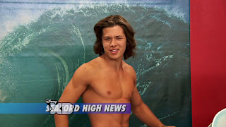 The Stars Come Out To Play: Leo Howard - Shirtless in 