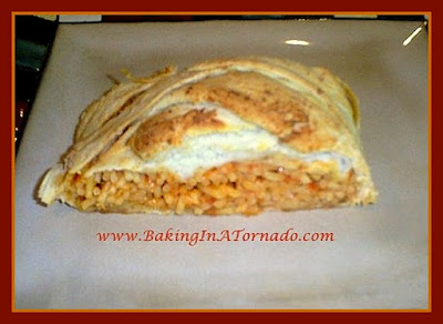 Spaghetti Filled Garilc Bread | www.BakingInATornado.com