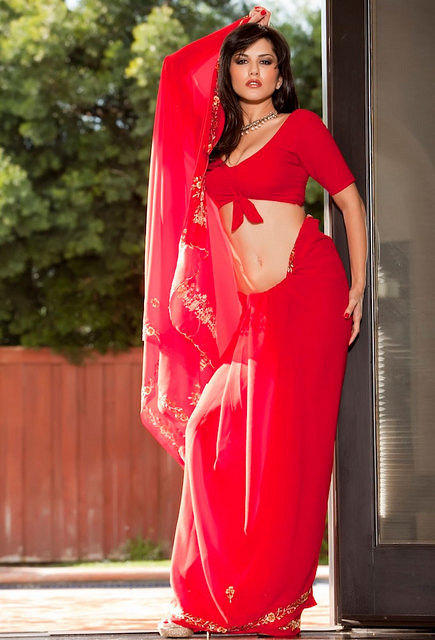 sunny+leone+hot+red+saree+pictures.jpg?B