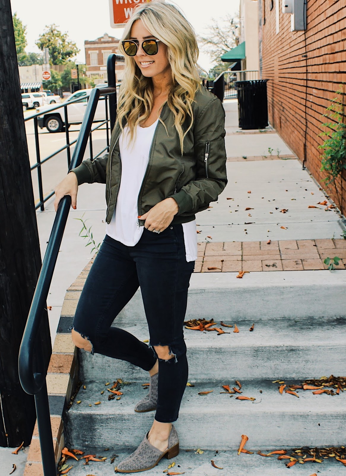 The Sue Style File: 38 Ways to Style Black Jeans for Fall