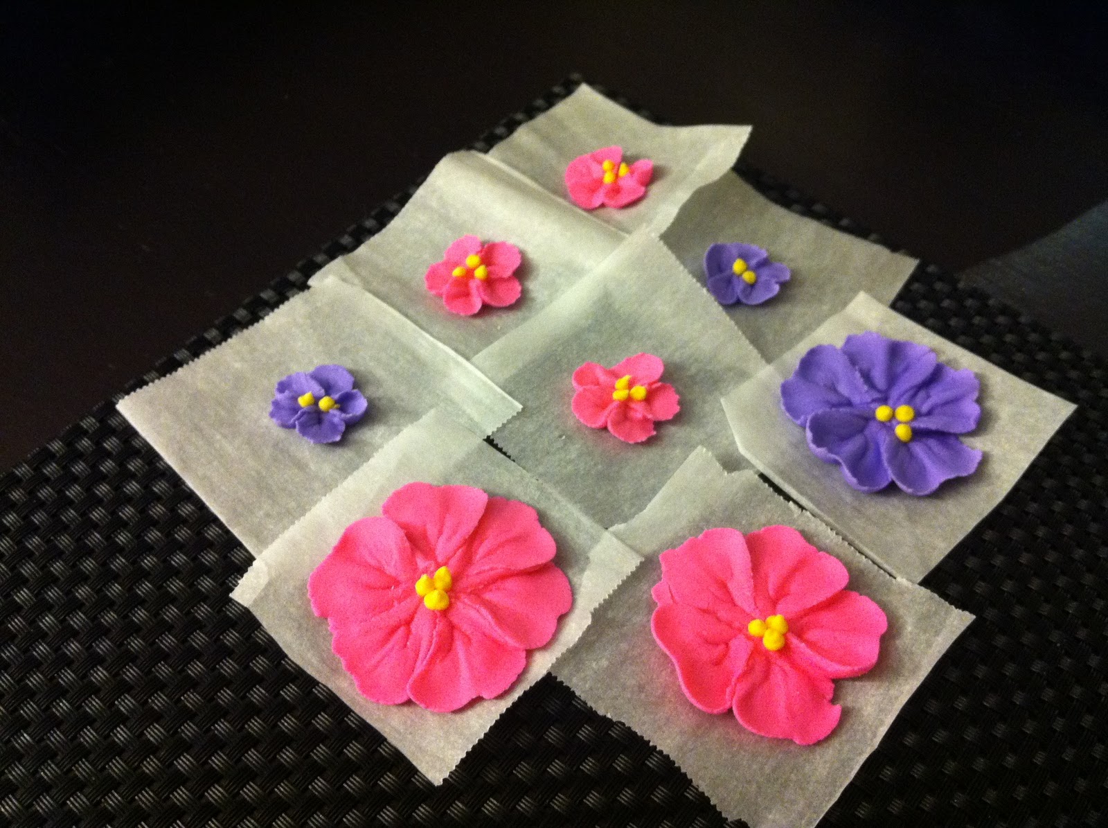 I Eated It: Michael #39 s Wilton Cake Decorating Course 2: Flowers Cake