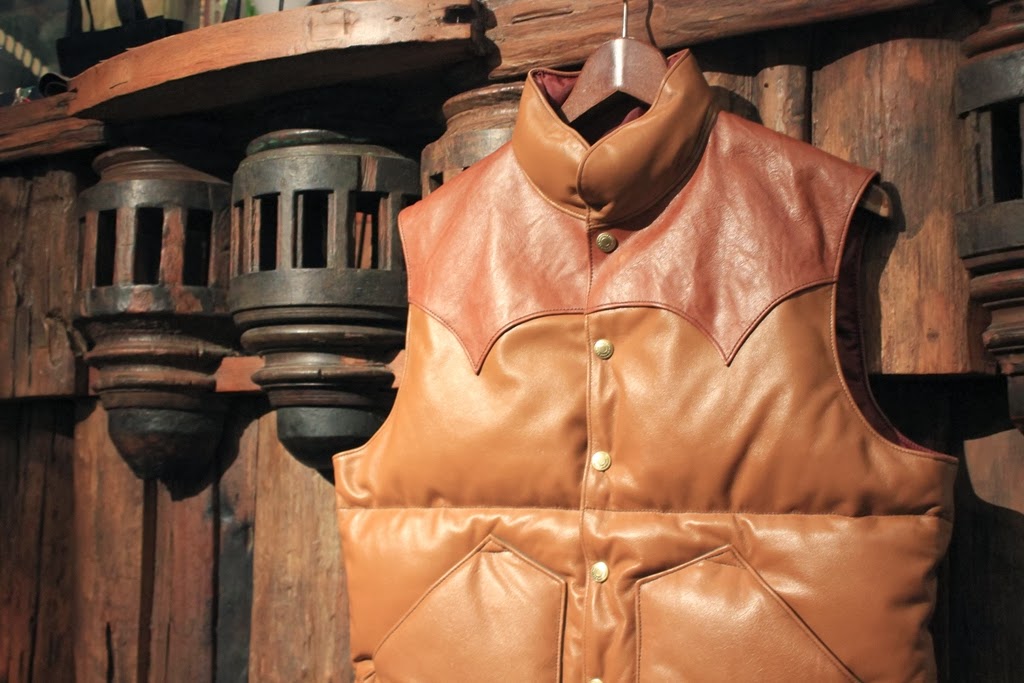 レインボーカントリー オールレザーベストS California MFG CO