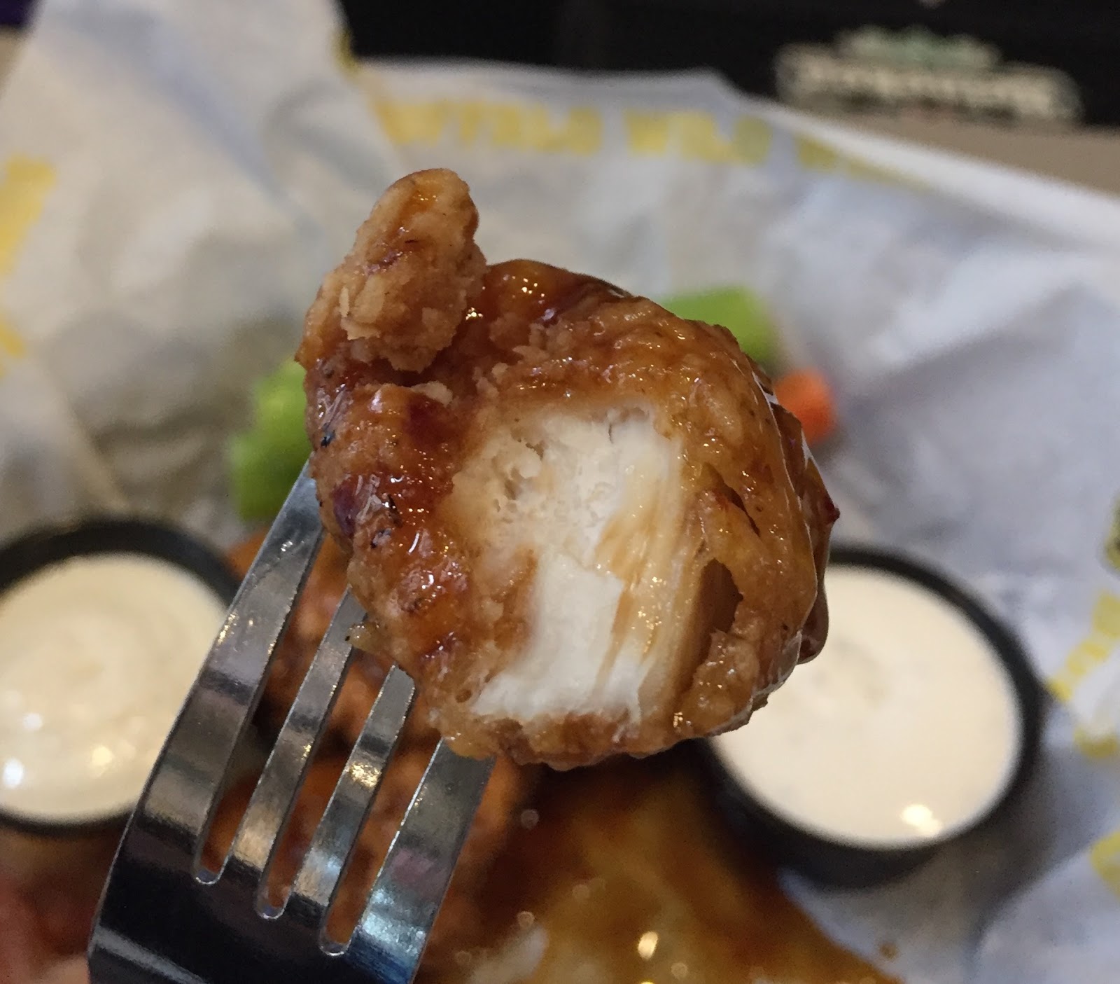 Kickin' Honey Garlic From Buffalo Wild Wings / バッファローワイルドウィングスのキッキン ハニー