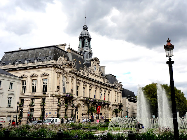 Town hall and fountain of Place Jean Jaurès in Tours, France