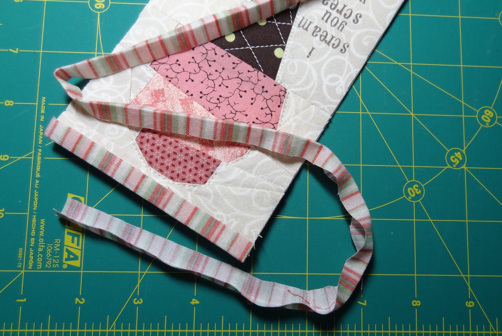Annie’s Musings Fabric Postcard and Binding Tutorial