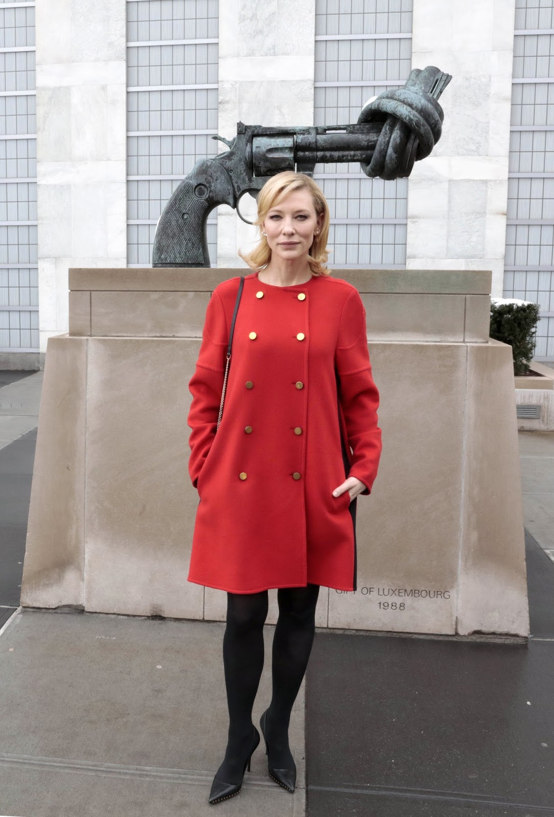 Celebrity Legs and Feet in Tights: Cate Blanchett`s Legs and Feet in