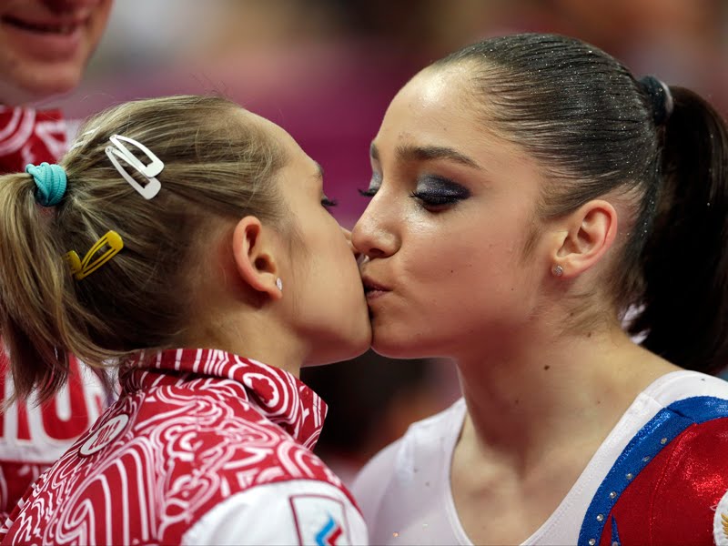 Dorothy Surrenders Sgalgg Olympic Kiss Edition