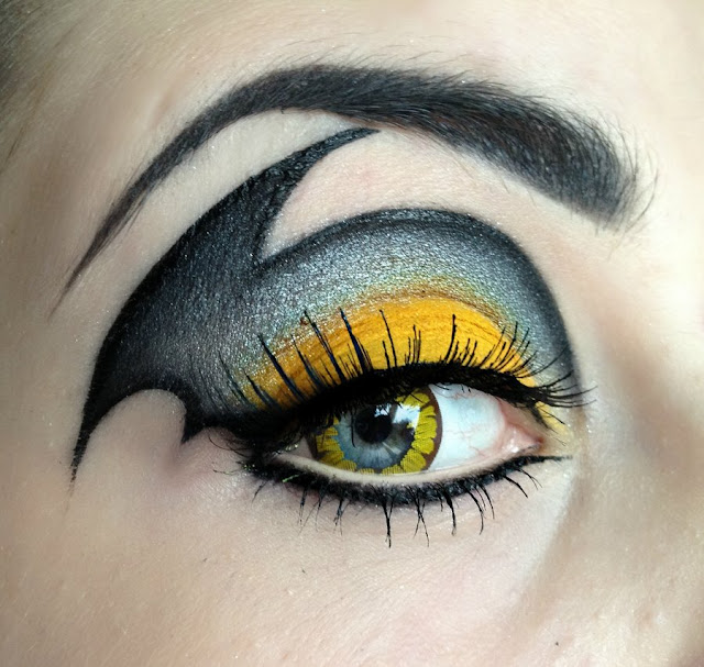 Beautiful Black and Yellow Eye Makeup