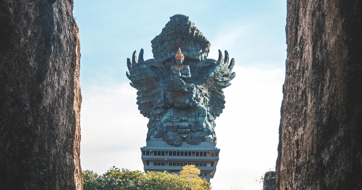 Pengaruh Arsitektur Kerajaan Bercorak Hindu Budha Pada Masa Kini Seni Rupa Dan Sejarah