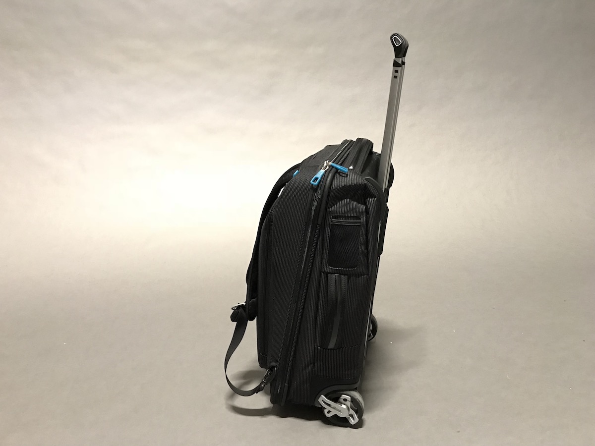 thule carry on luggage review