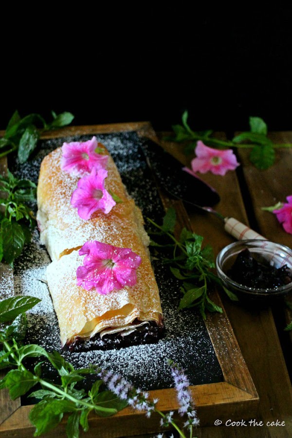 strudel-de-cerezas, cherry-strudel