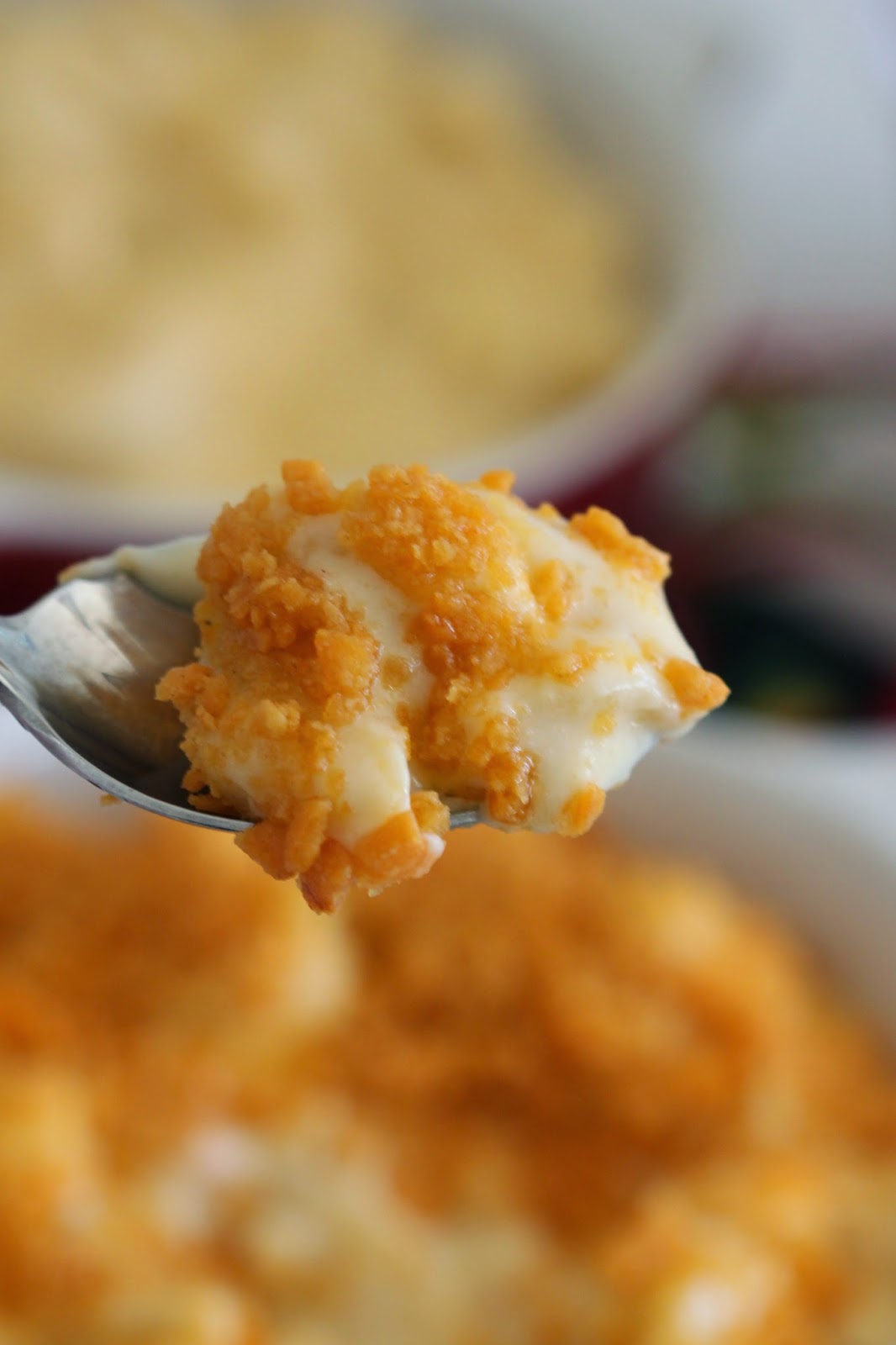 Macaroni and Cheese with CheezIt Topping
