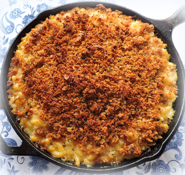 Baked Mac & Cheese with a Crispy Crumb Topping