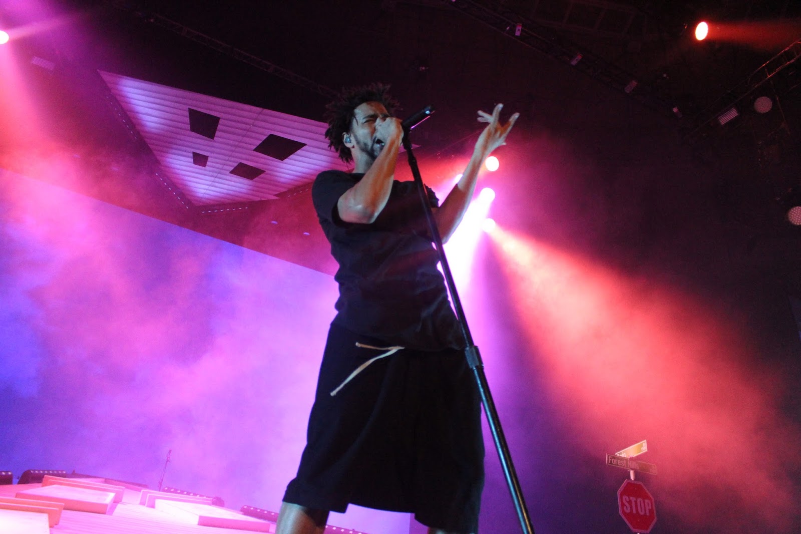 Director X Prompts Rihanna's "Work" of Sean Paul's 2002 "Get Busy