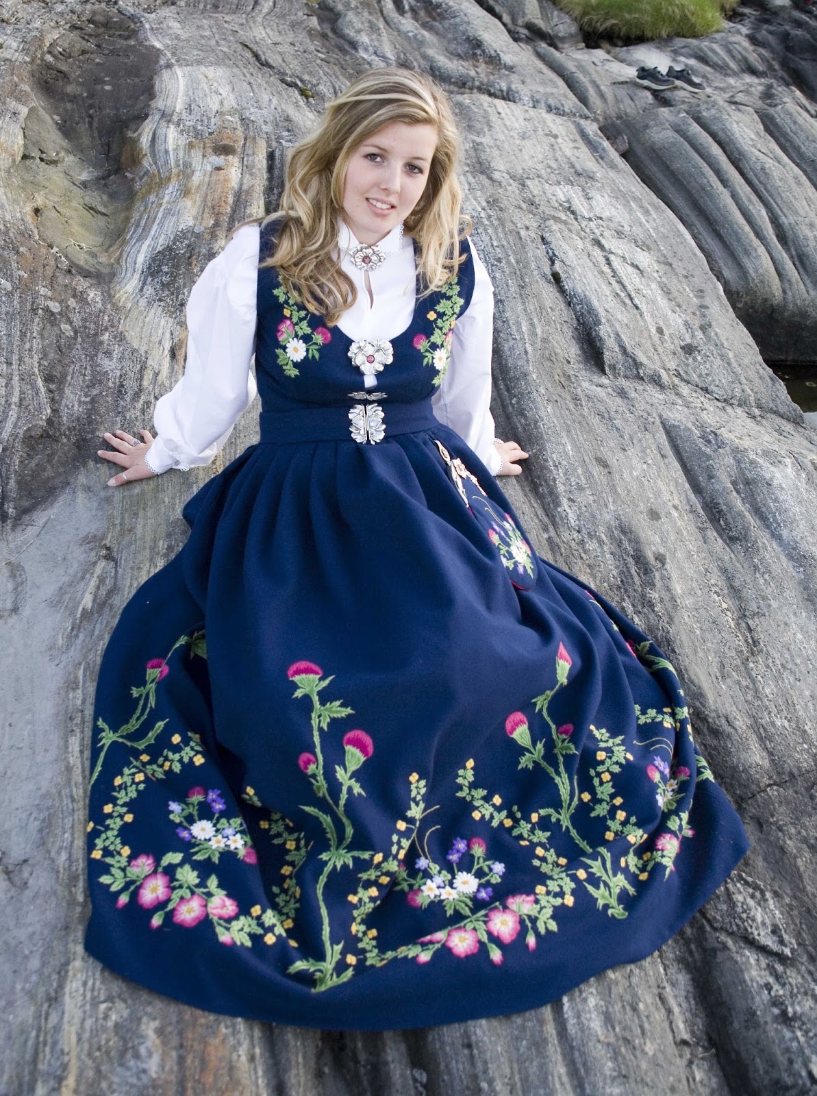 FolkCostume&Embroidery Overview of Norwegian costume, part 4 The North
