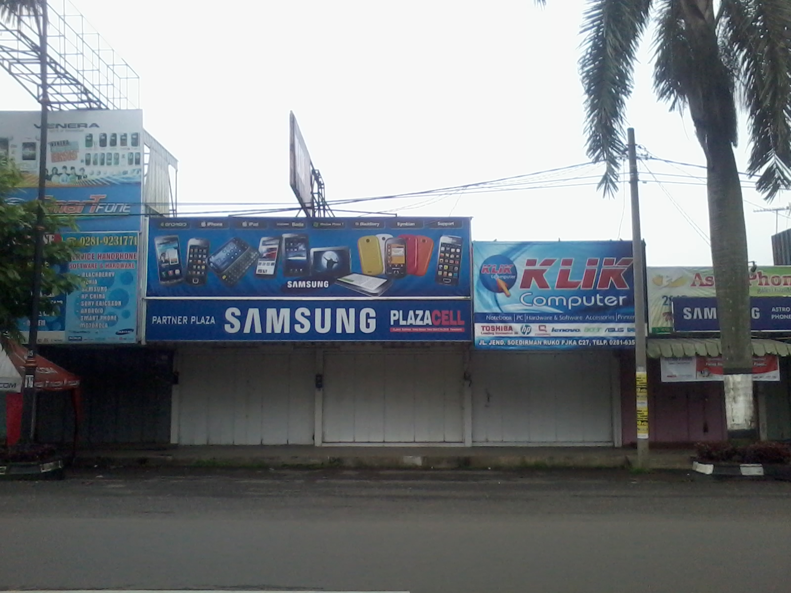 Mencari Iklan Handphone Wahyuni Blog