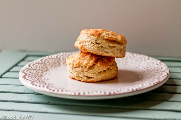 Fluffy Southern Buttermilk Biscuits 