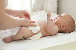 ¿Cuáles son las evacuaciones intestinales normales para bebés alimentados con fórmula?
