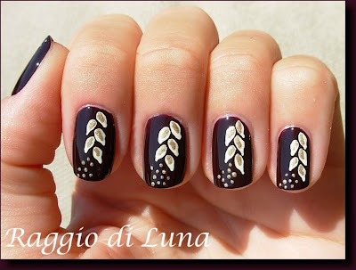 Raggio di Luna Nails: Golden leaves on dark purple