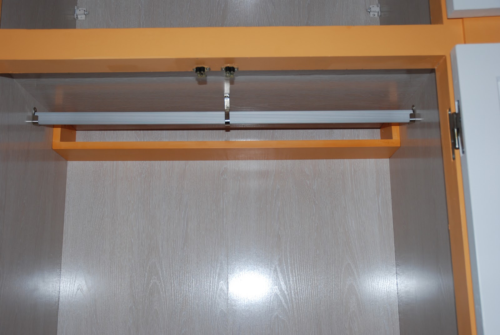 Caballito de cartón: FORRAR ARMARIO EMPOTRADO (Montaje)