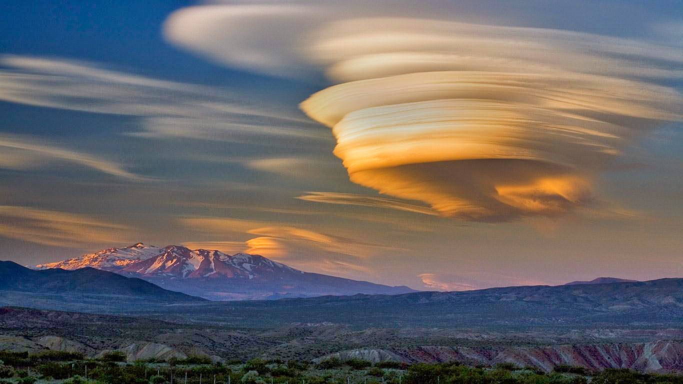 Fascinating Cloud Formations: Best Photos Lenticular Clouds Fascinating Cloud Formations: Best Photos Lenticular Clouds