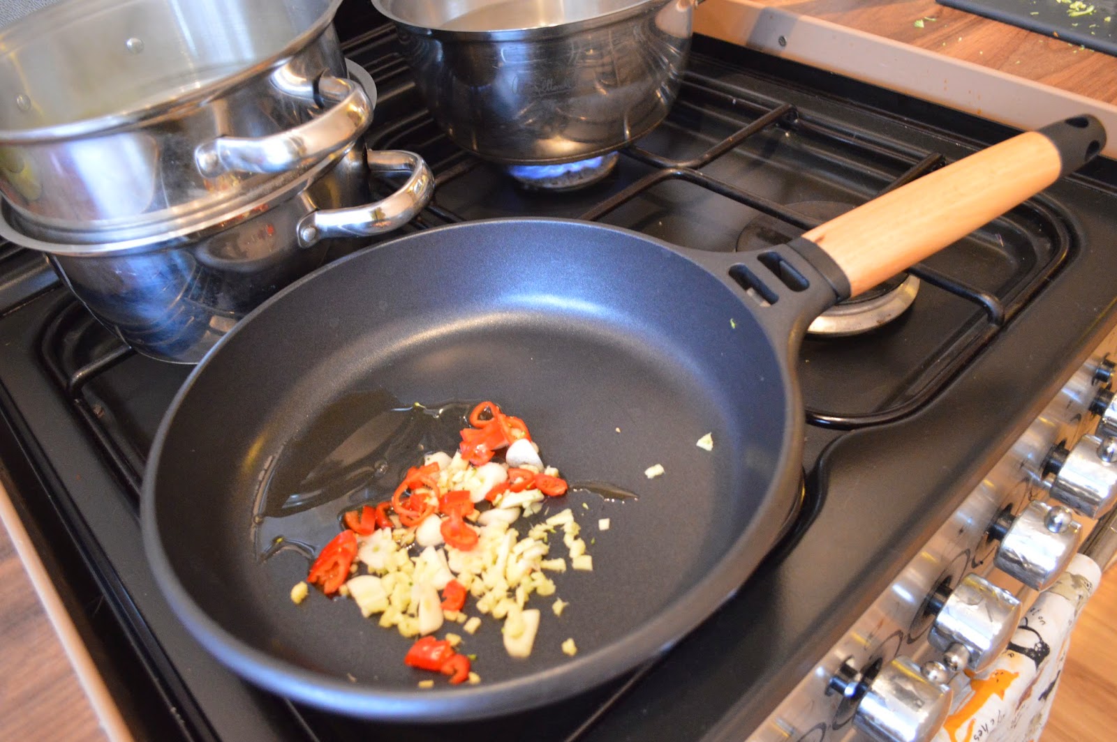 Ginger, Chilli and Garlic, stirfry, gingey bites, Diana Henry, A Change of Appetite, cookbook review, food blogger, gingey bites 